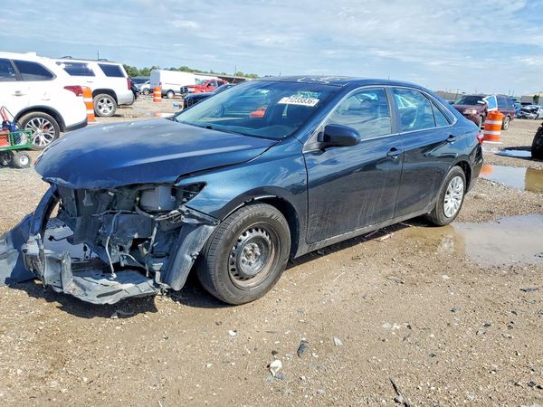 2015 TOYOTA CAMRY — DSFA — Front 3/4