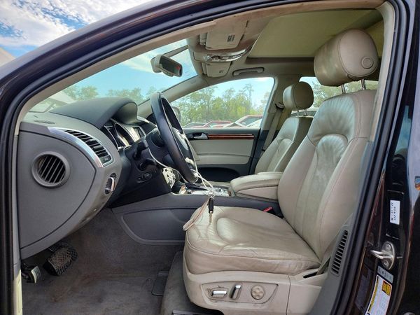 2014 AUDI Q7 Premium Plus — DENT