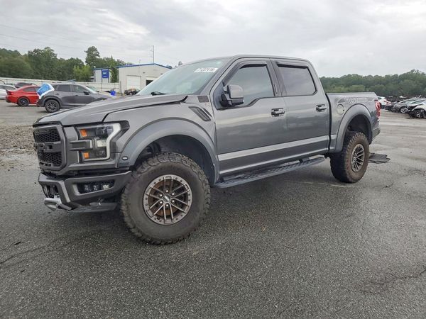 2019 FORD F150 Super Crew - Raptor — Front 3/4