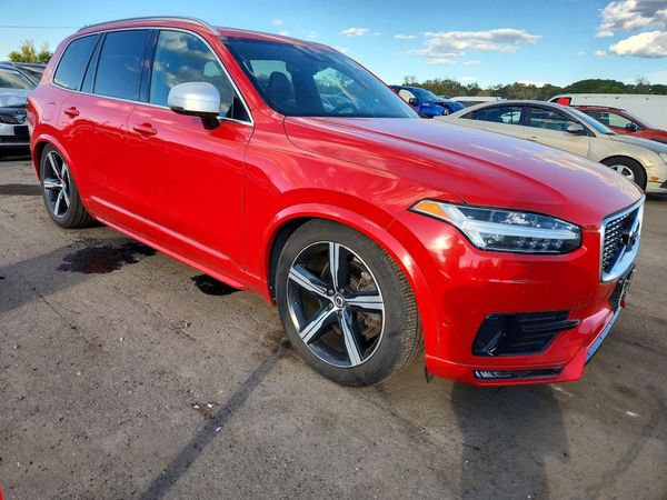 2017 VOLVO XC90 R-Design — Passenger 3/4