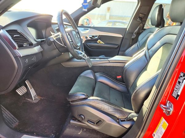 2017 VOLVO XC90 R-Design — DENT