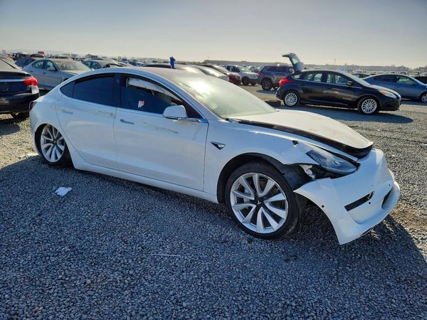 2019 TESLA MODEL 3 — Passenger 3/4