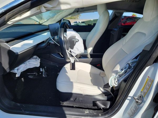 2019 TESLA MODEL 3 — DENT