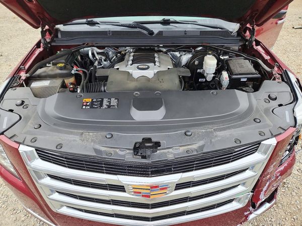 2016 CADILLAC ESCALADE ESV Premium — Engine bay