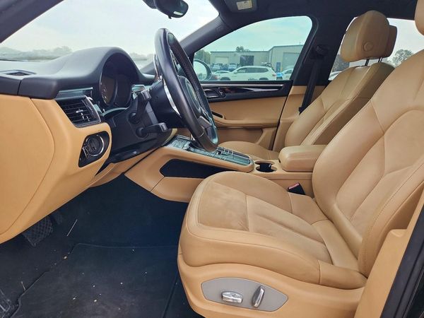 2017 PORSCHE MACAN — DENT