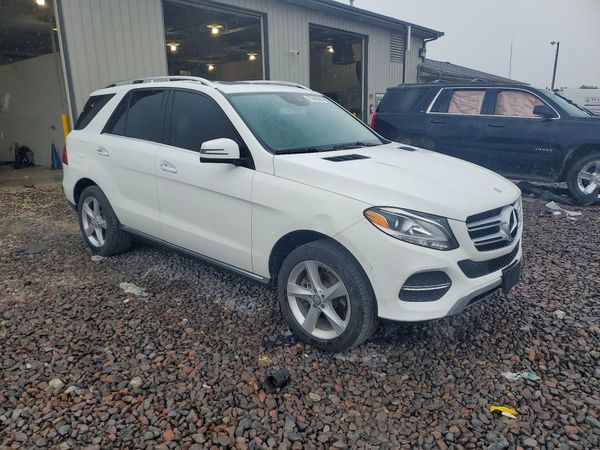 2016 MERCEDES-BENZ GLE GLE350 — Passenger 3/4