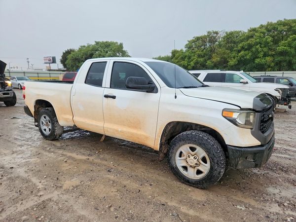 2019 TOYOTA TUNDRA SR5 Grade — Passenger 3/4