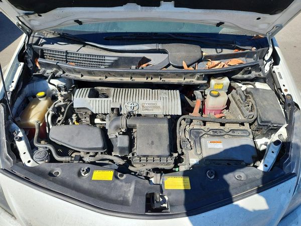 2012 TOYOTA PRIUS V TW — Engine bay