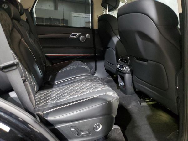 2023 GENESIS GV80