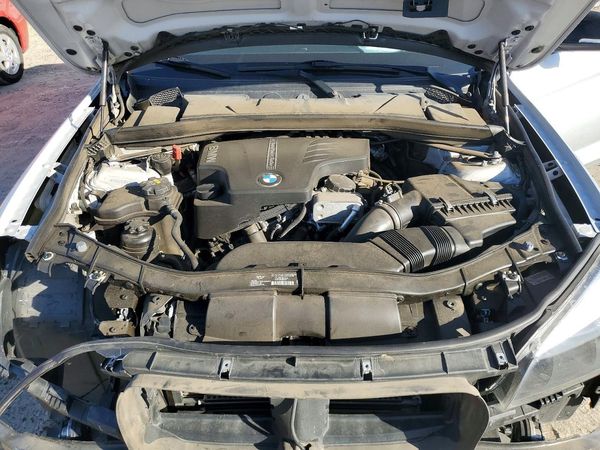 2015 BMW X1 xDrive28i — Engine bay