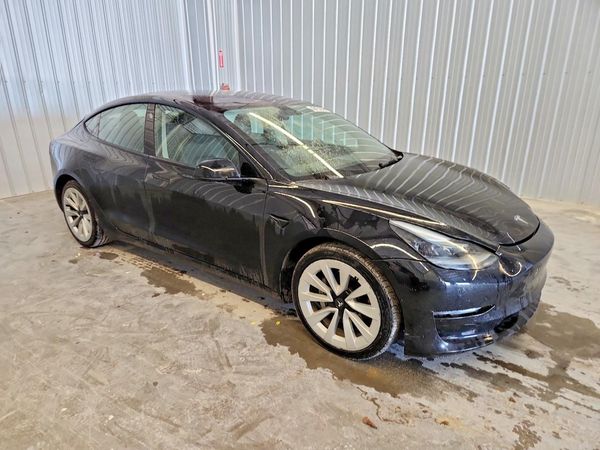 2022 TESLA MODEL 3 — Passenger 3/4