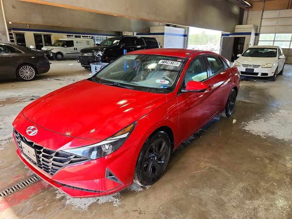 2023 HYUNDAI ELANTRA SEL — Front 3/4
