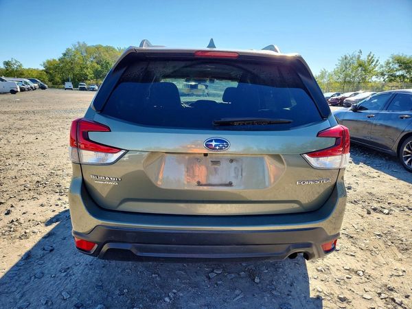 2021 SUBARU FORESTER Premium — DIRR