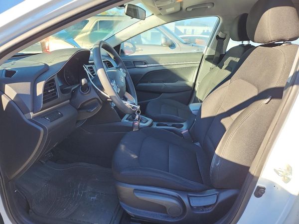 2019 HYUNDAI ELANTRA SE — DENT