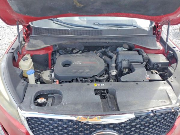 2016 KIA SORENTO EX — Engine bay