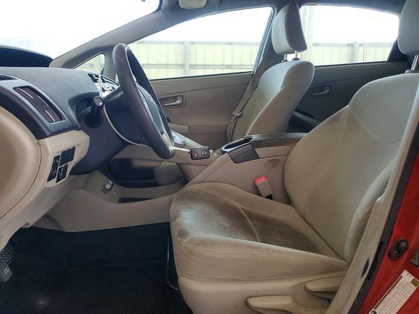 2013 TOYOTA PRIUS — DENT
