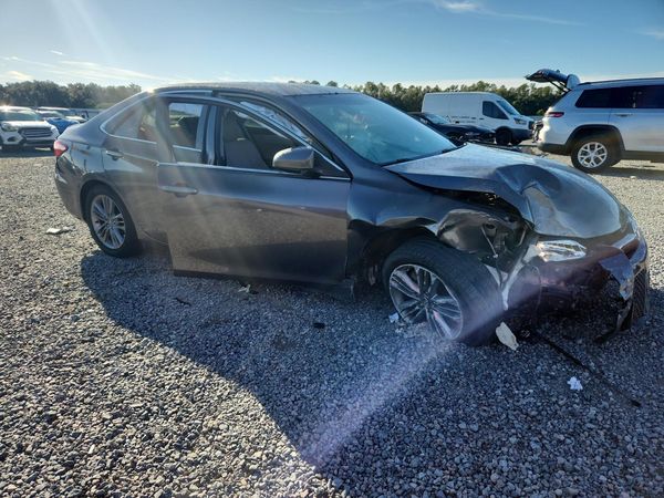 2017 TOYOTA CAMRY LE/SE/XLE/XSE — Passenger 3/4