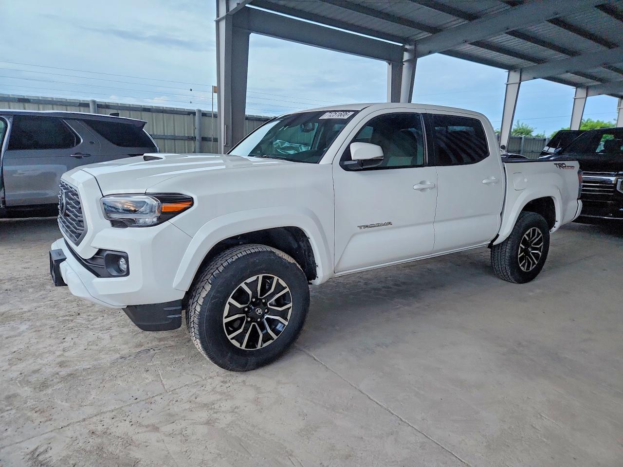 2023 TOYOTA TACOMA SR5 — Front 3/4