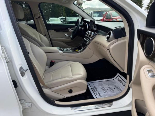 2019 MERCEDES-BENZ GLC GLC300
