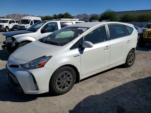 2016 TOYOTA PRIUS — Front 3/4