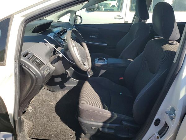2016 TOYOTA PRIUS — DENT