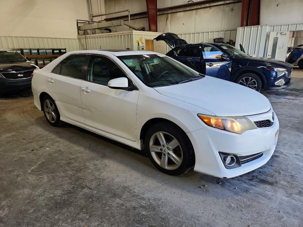 2012 TOYOTA CAMRY — Passenger 3/4
