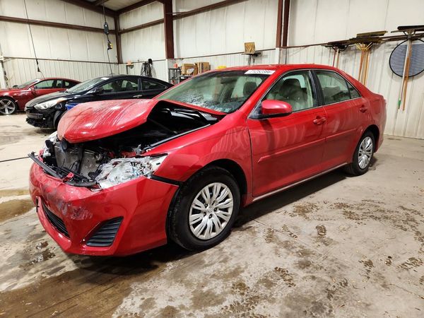 2014 TOYOTA CAMRY — DSFA — Front 3/4