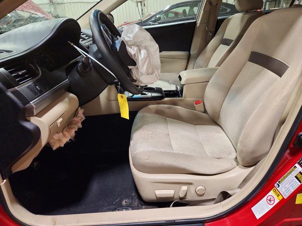 2014 TOYOTA CAMRY — DENT
