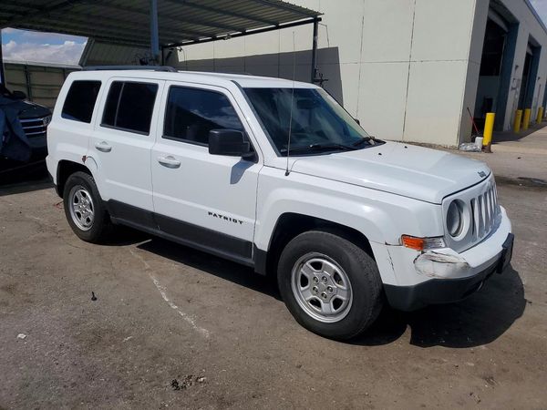 2015 JEEP PATRIOT Sport — Passenger 3/4