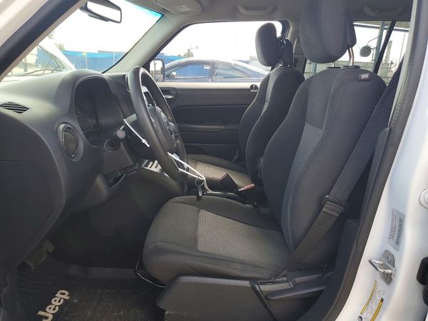 2015 JEEP PATRIOT Sport — DENT