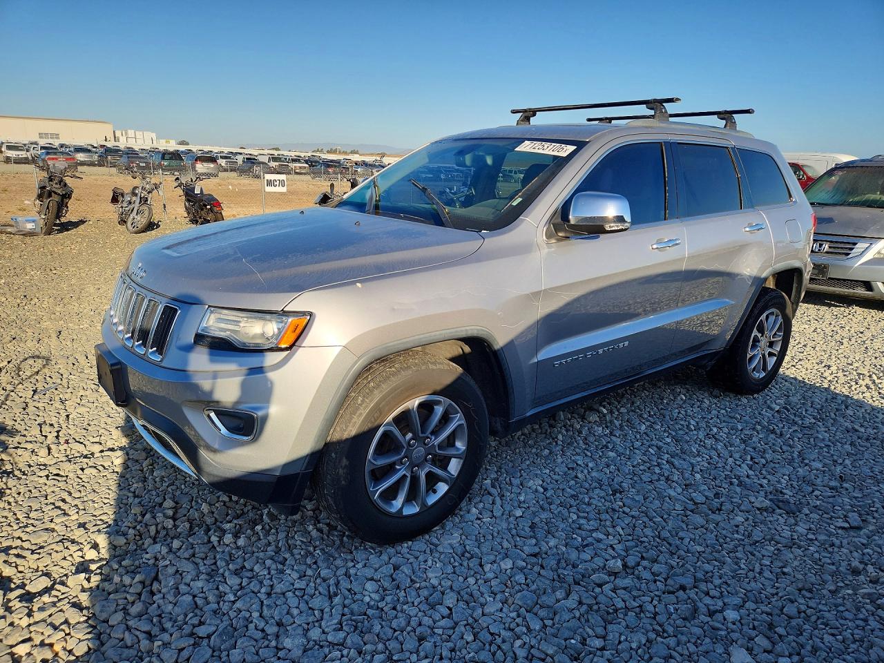 2014 JEEP CHEROKEE Limited — Front 3/4