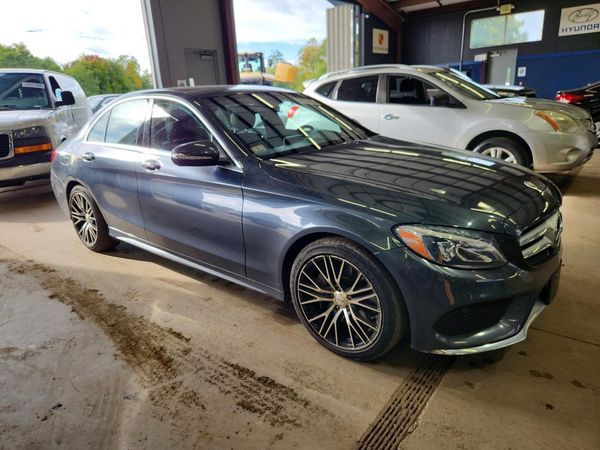 2015 MERCEDES-BENZ C 4-MATIC — Passenger 3/4