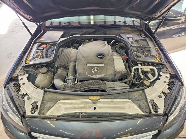 2015 MERCEDES-BENZ C 4-MATIC — Engine bay