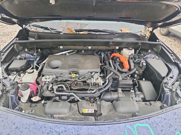 2022 TOYOTA VENZA — Engine bay