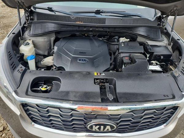 2019 KIA SORENTO L, LX, S — Engine bay