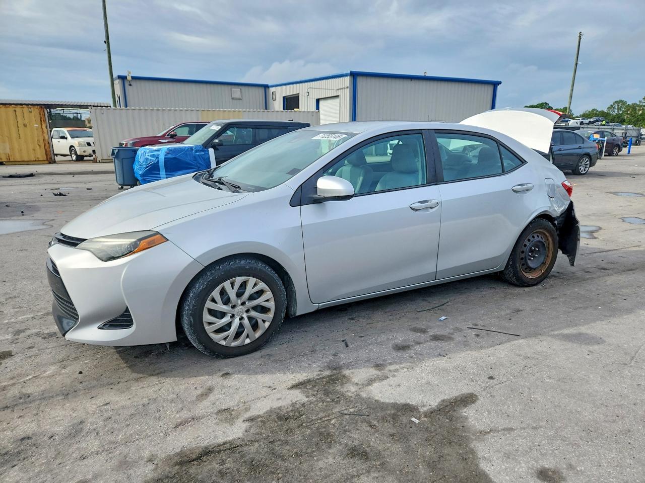 2018 TOYOTA COROLLA L/LE/SE/XLE/XSE — Front 3/4
