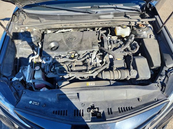 2020 TOYOTA CAMRY — Engine bay