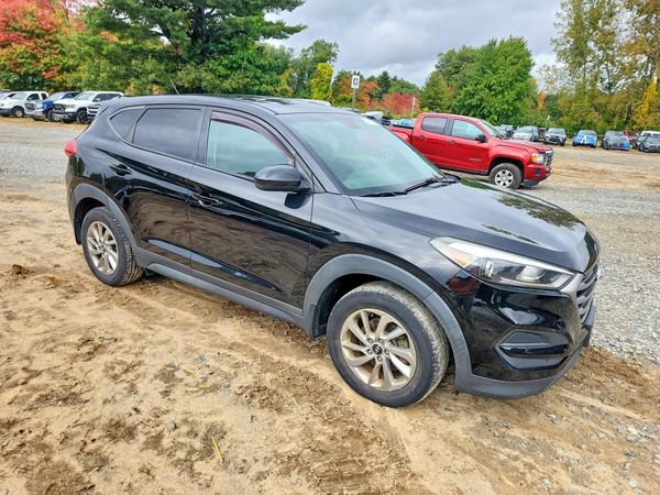 2018 HYUNDAI TUCSON SE Standard — Passenger 3/4
