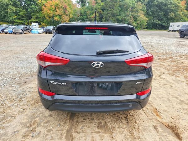 2018 HYUNDAI TUCSON SE Standard — DIRR