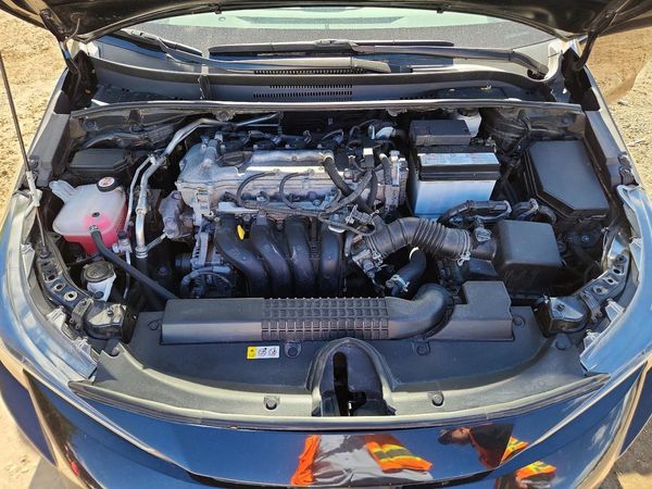 2022 TOYOTA COROLLA SE — Engine bay