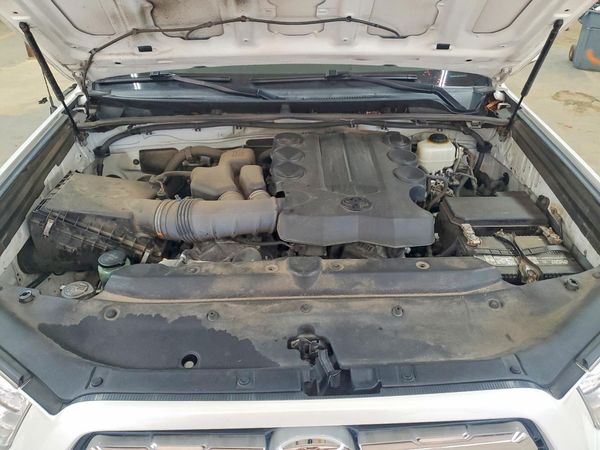2012 TOYOTA 4RUNNER — Engine bay