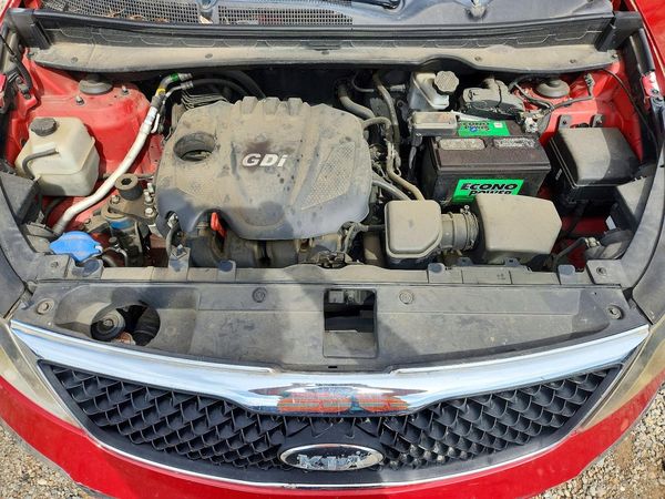 2014 KIA SPORTAGE LX — Engine bay