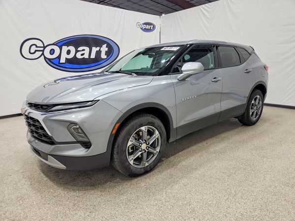 2025 CHEVROLET BLAZER 2LT — Front 3/4