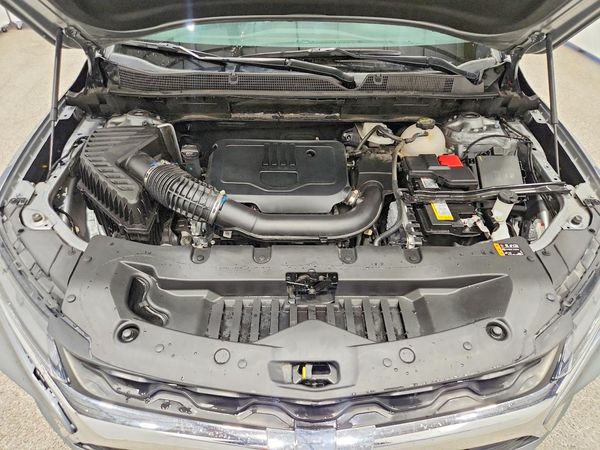 2025 CHEVROLET BLAZER 2LT — Engine bay