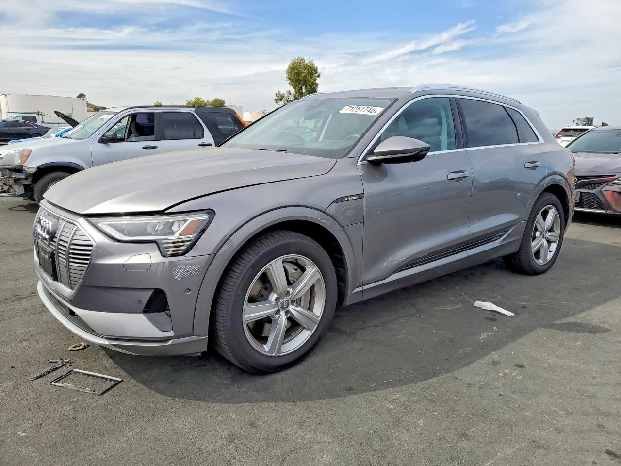 2019 AUDI E-TRON e-tron quattro Prestige — Front 3/4