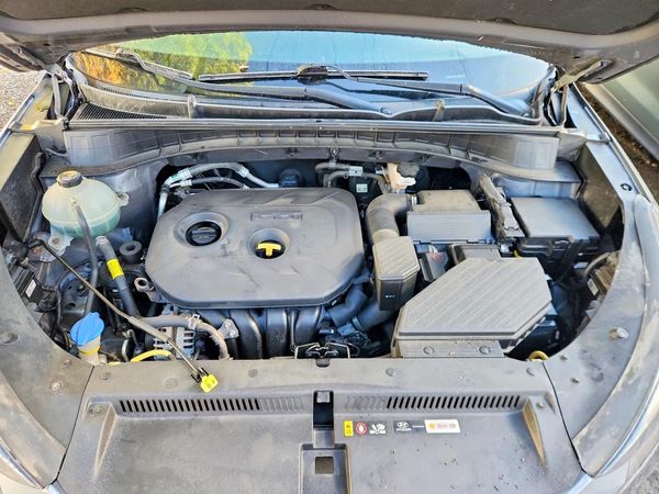2020 HYUNDAI TUCSON — Engine bay