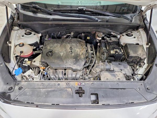 2023 HYUNDAI SANTA FE SEL — Engine bay