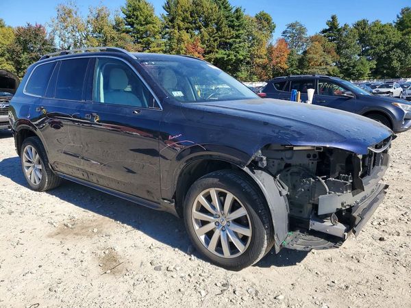2016 VOLVO XC90 SV42 Momentum — Passenger 3/4
