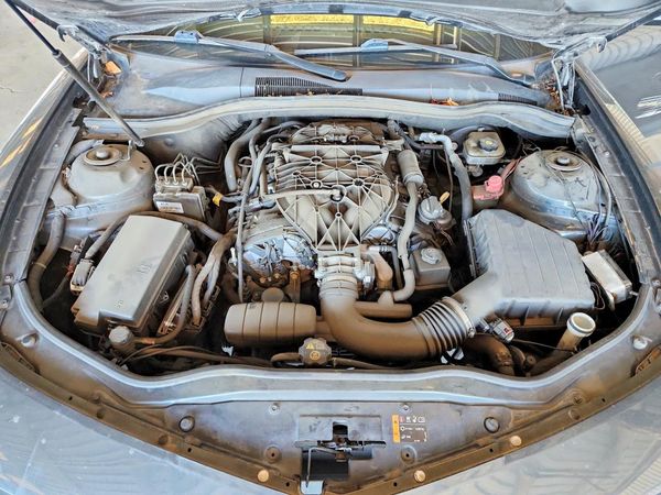 2013 CHEVROLET CAMARO 2LS — Engine bay