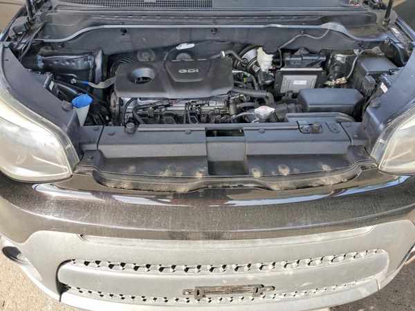 2017 KIA SOUL Base — Engine bay